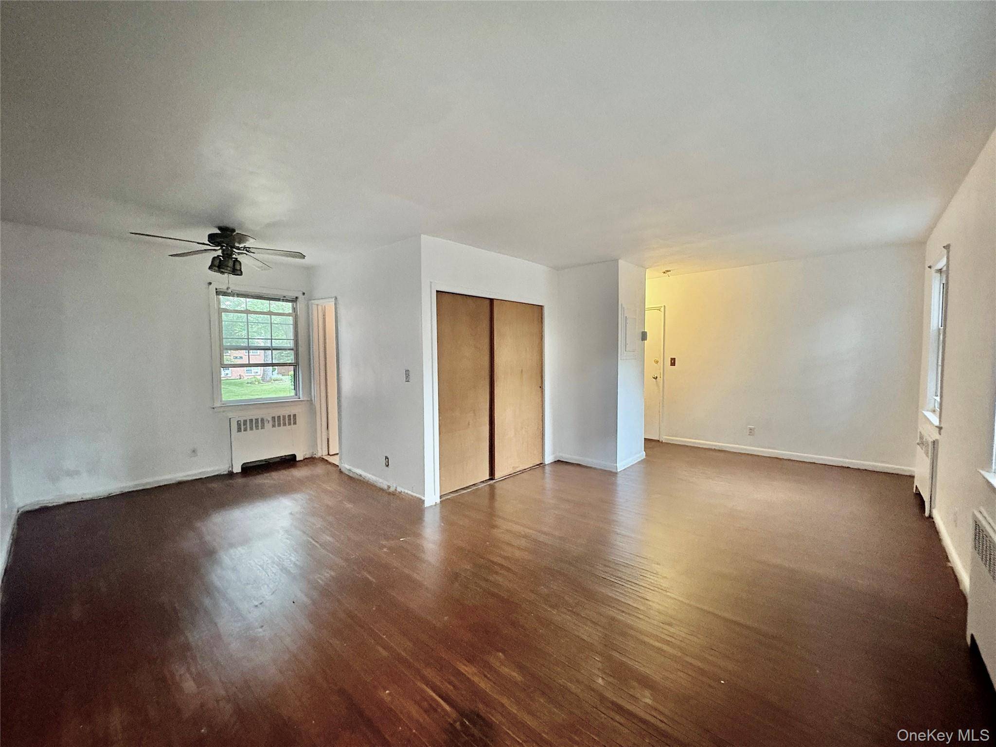 Hartsdale, NY 10530,182 Pinewood RD #28