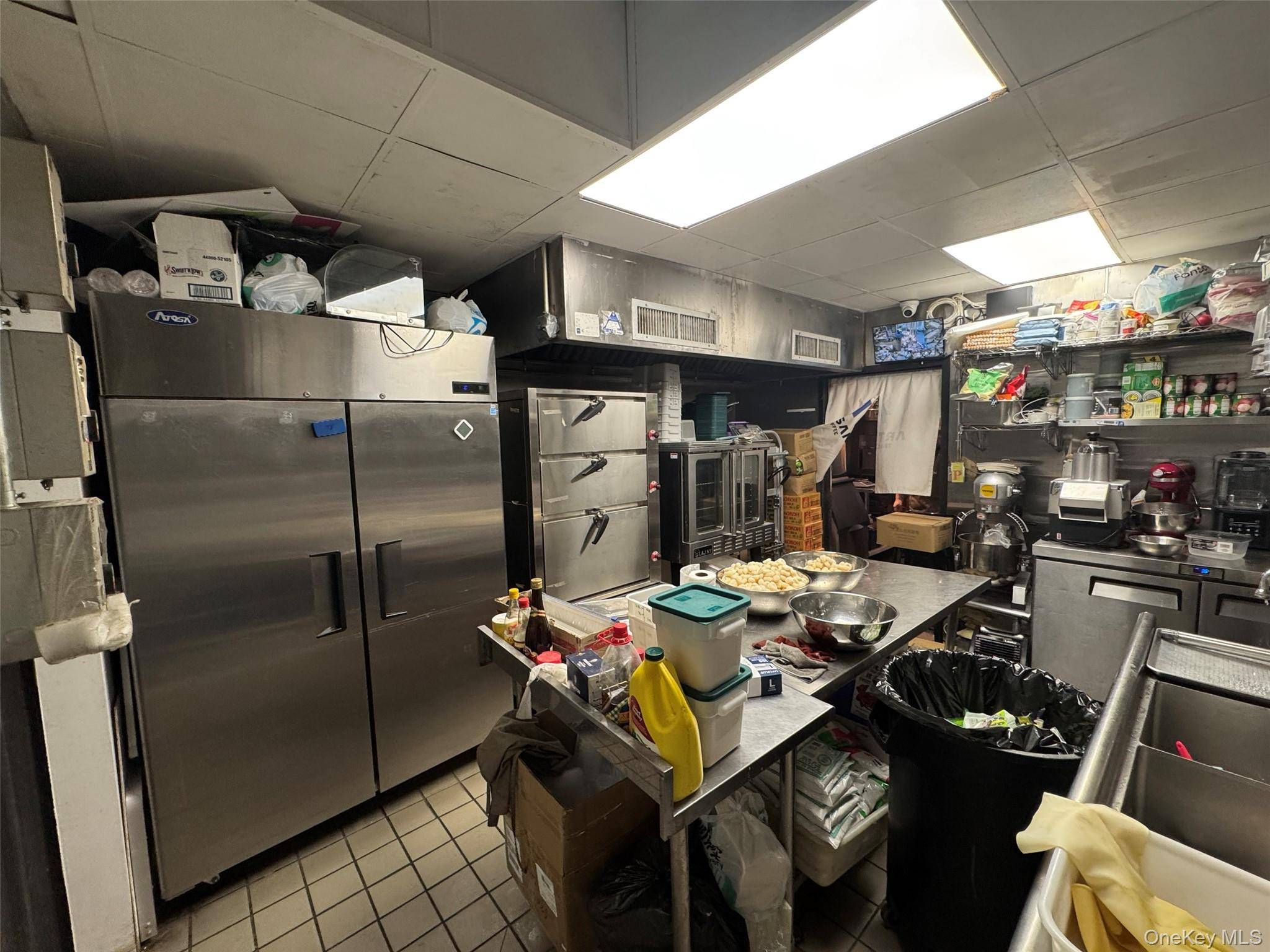 Jackson Heights, NY 11372,83-12 37th AVE