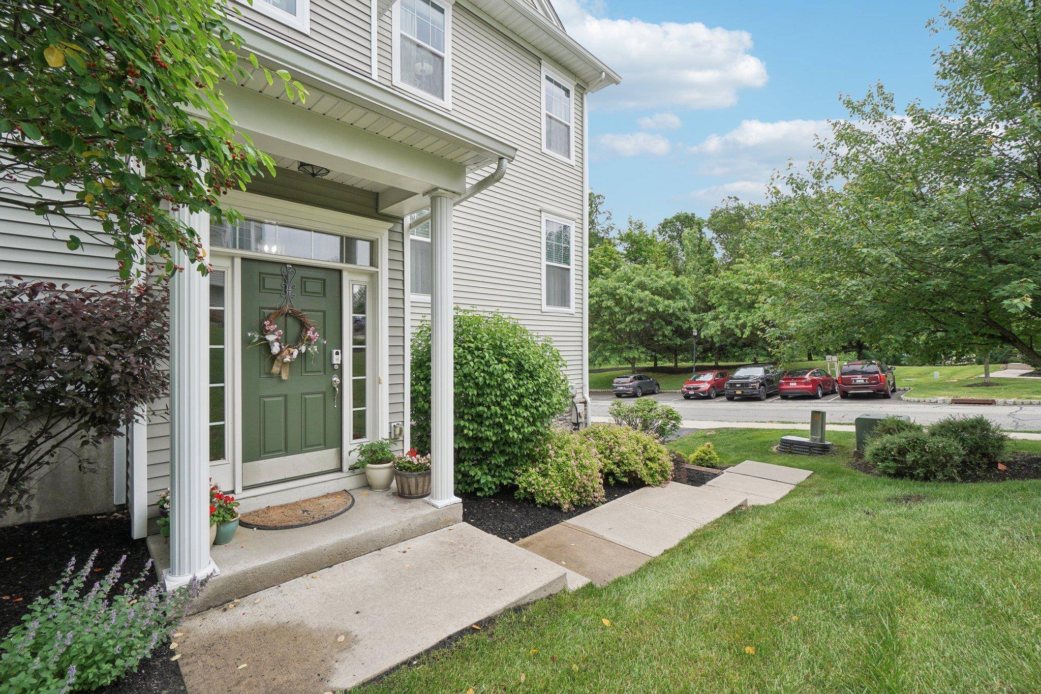 New Windsor, NY 12553,2602 Hawthorn WAY