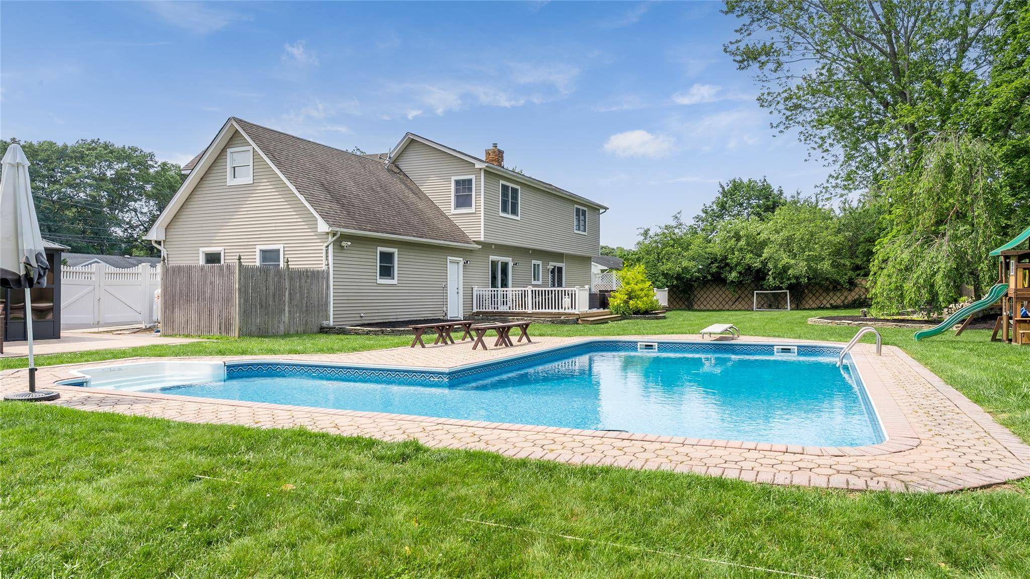 Port Jefferson Station, NY 11776,55 Charm City DR