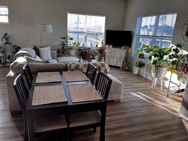 Lindenhurst, NY 11757,351 W Montauk HWY #5