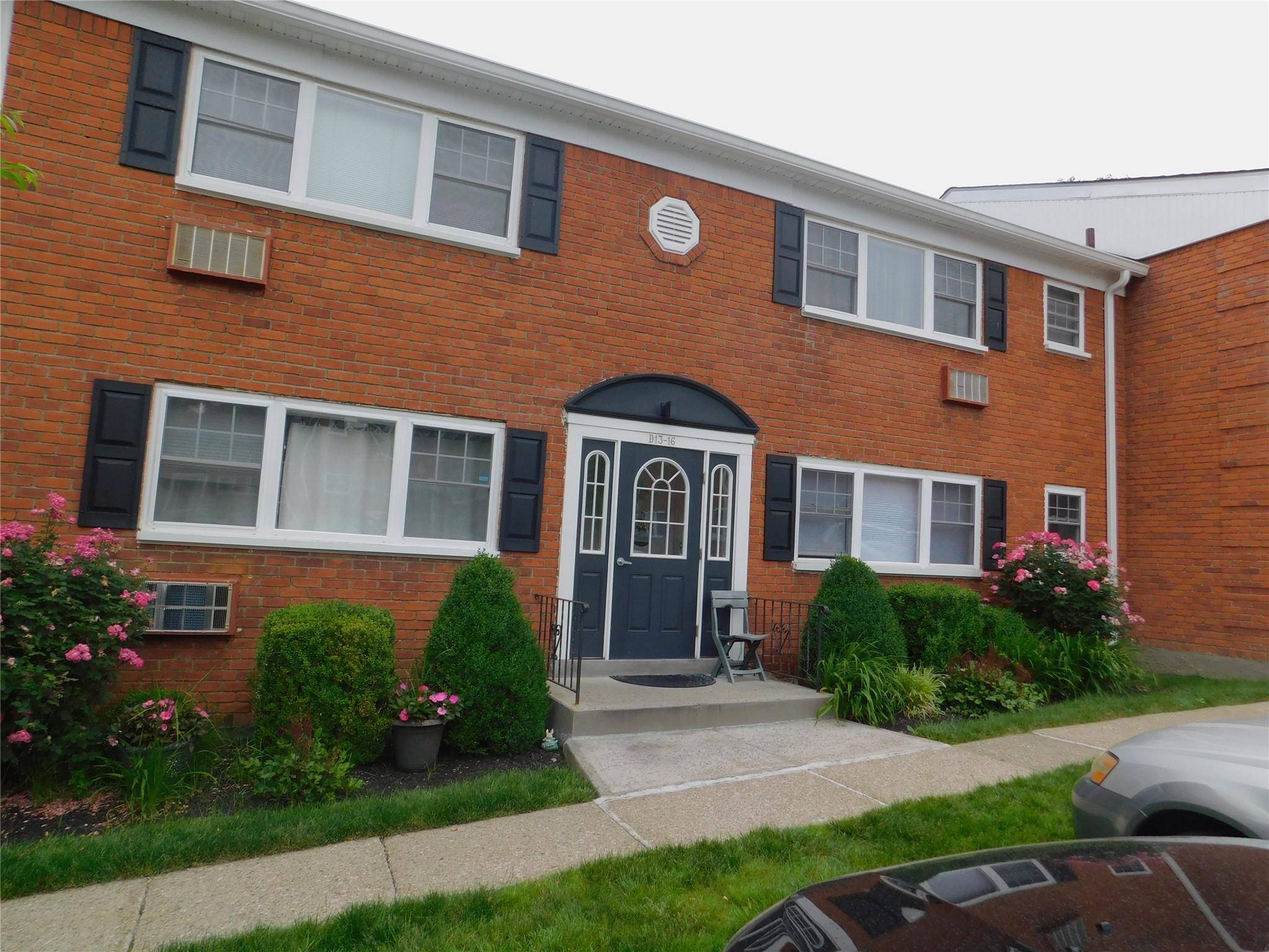 Peekskill, NY 10566,1879 Crompond RD #Unit #D15
