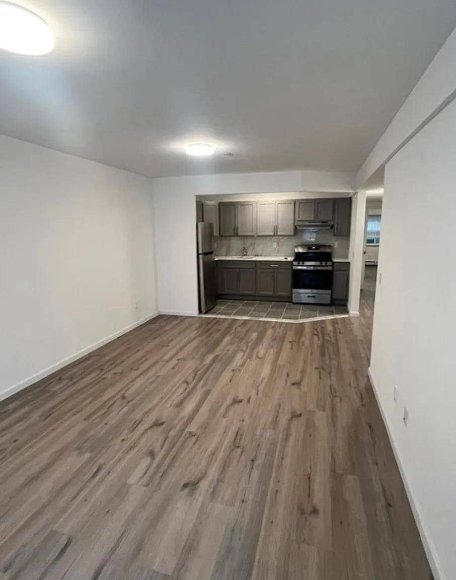 Brooklyn, NY 11206,821 Willoughby AVE #1