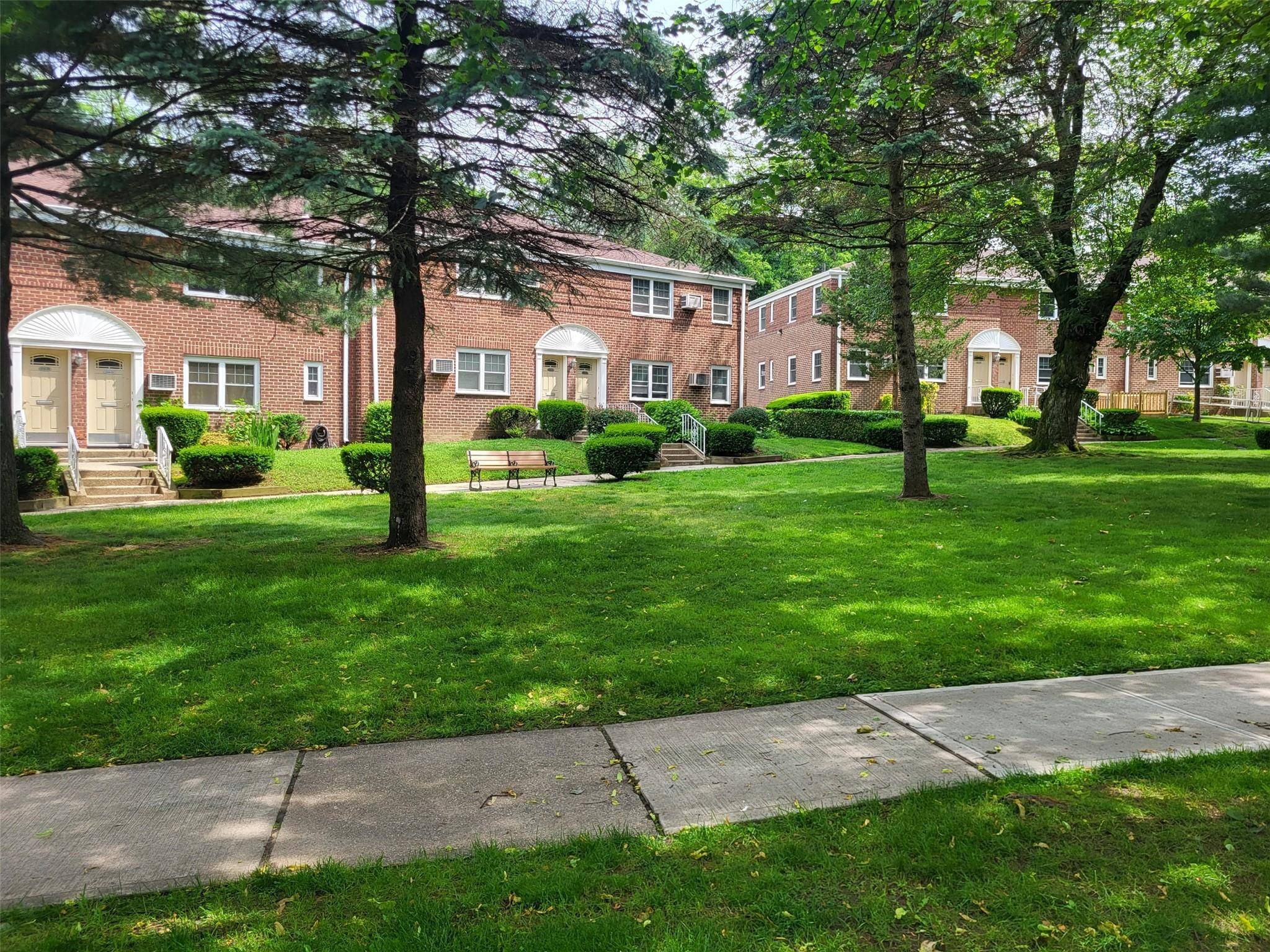 Oakland Gardens, NY 11364,224-23 Kingsbury AVE #B