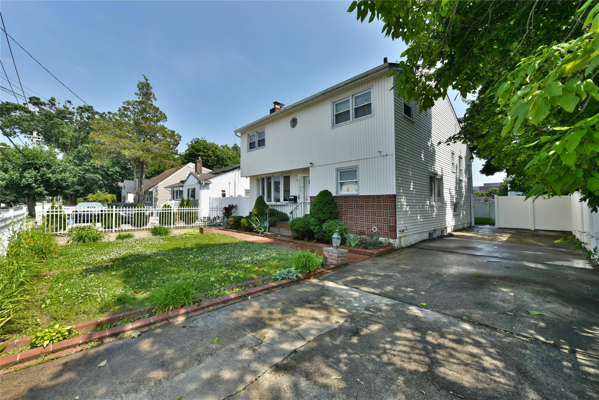Roosevelt, NY 11575,114 Frederick AVE