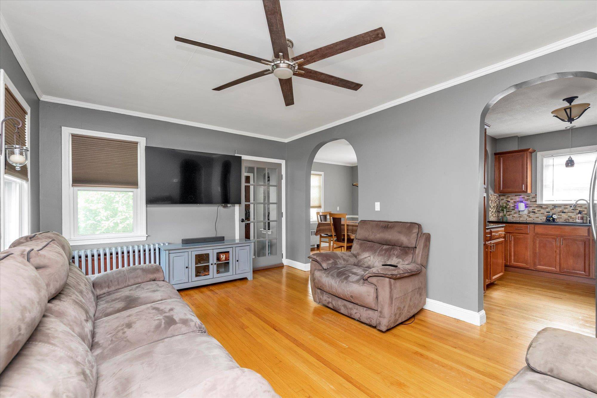 Valley Stream, NY 11581,32 Jedwood PL