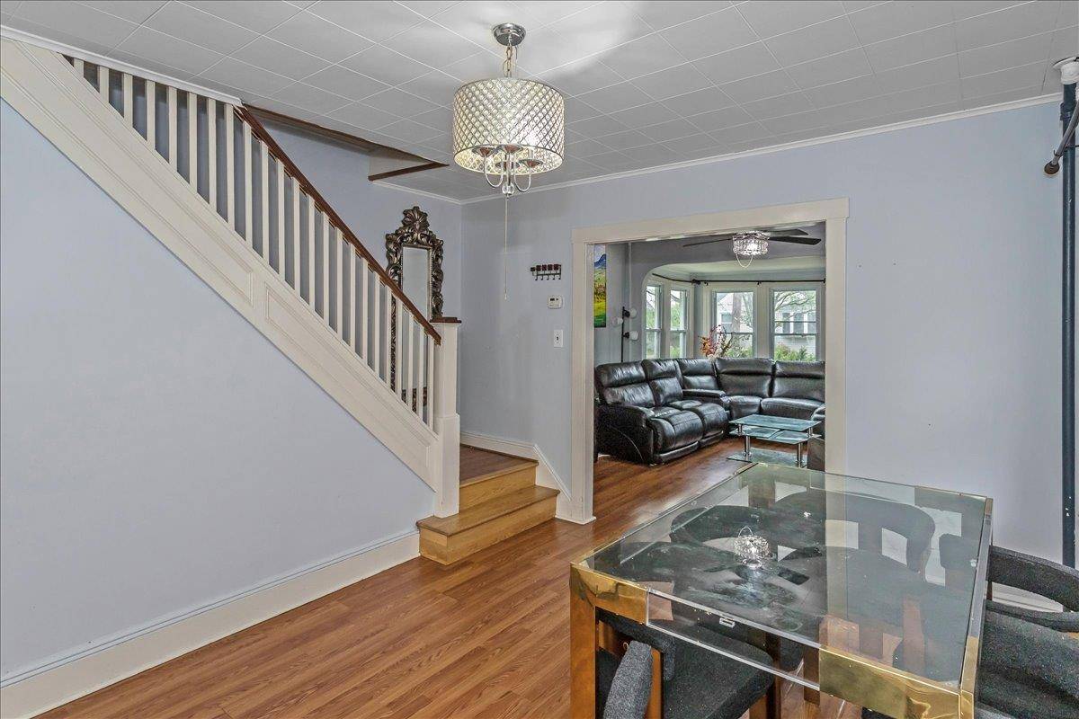 New Hyde Park, NY 11040,517 N 2nd ST
