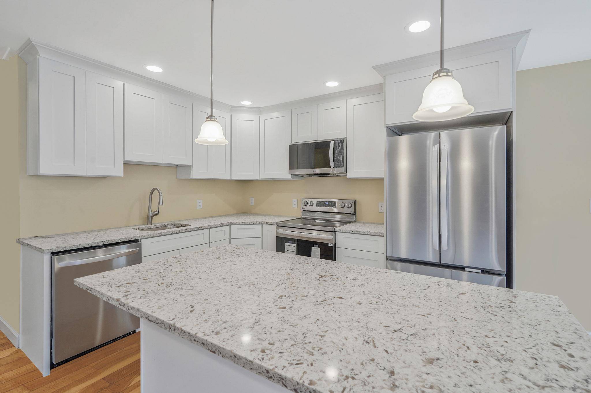 Ronkonkoma, NY 11779,159 Mohawk ST