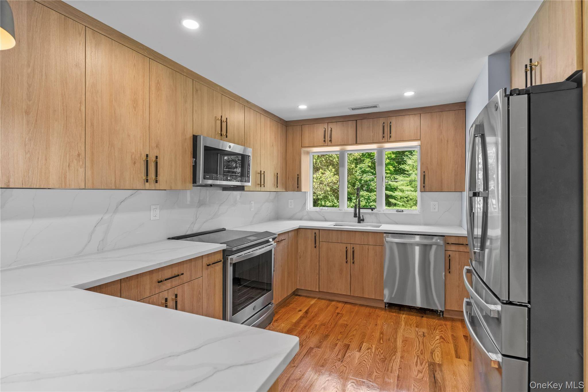 Chappaqua, NY 10514,10 Barnes LN