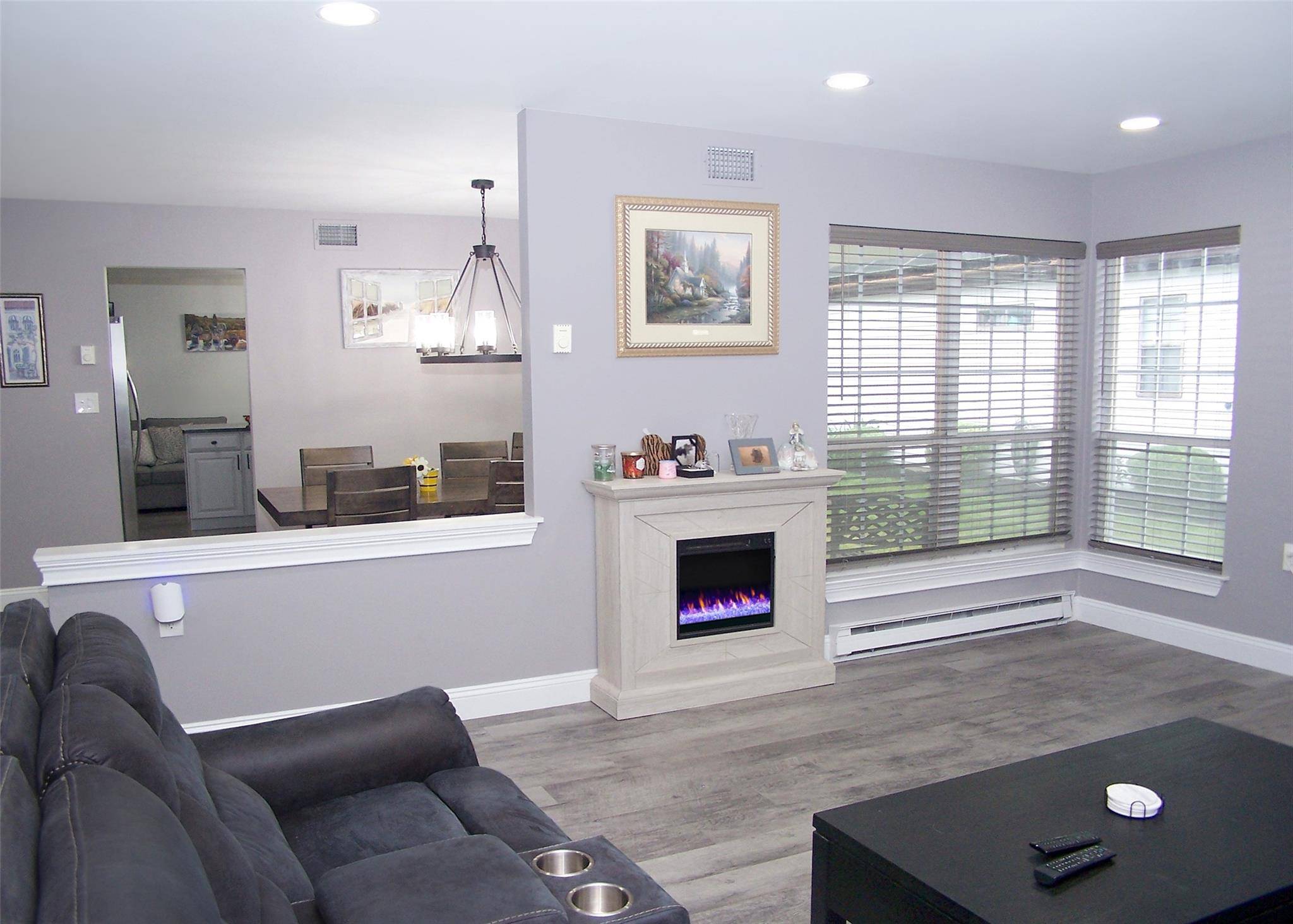 Ridge, NY 11961,215 Kingston DR