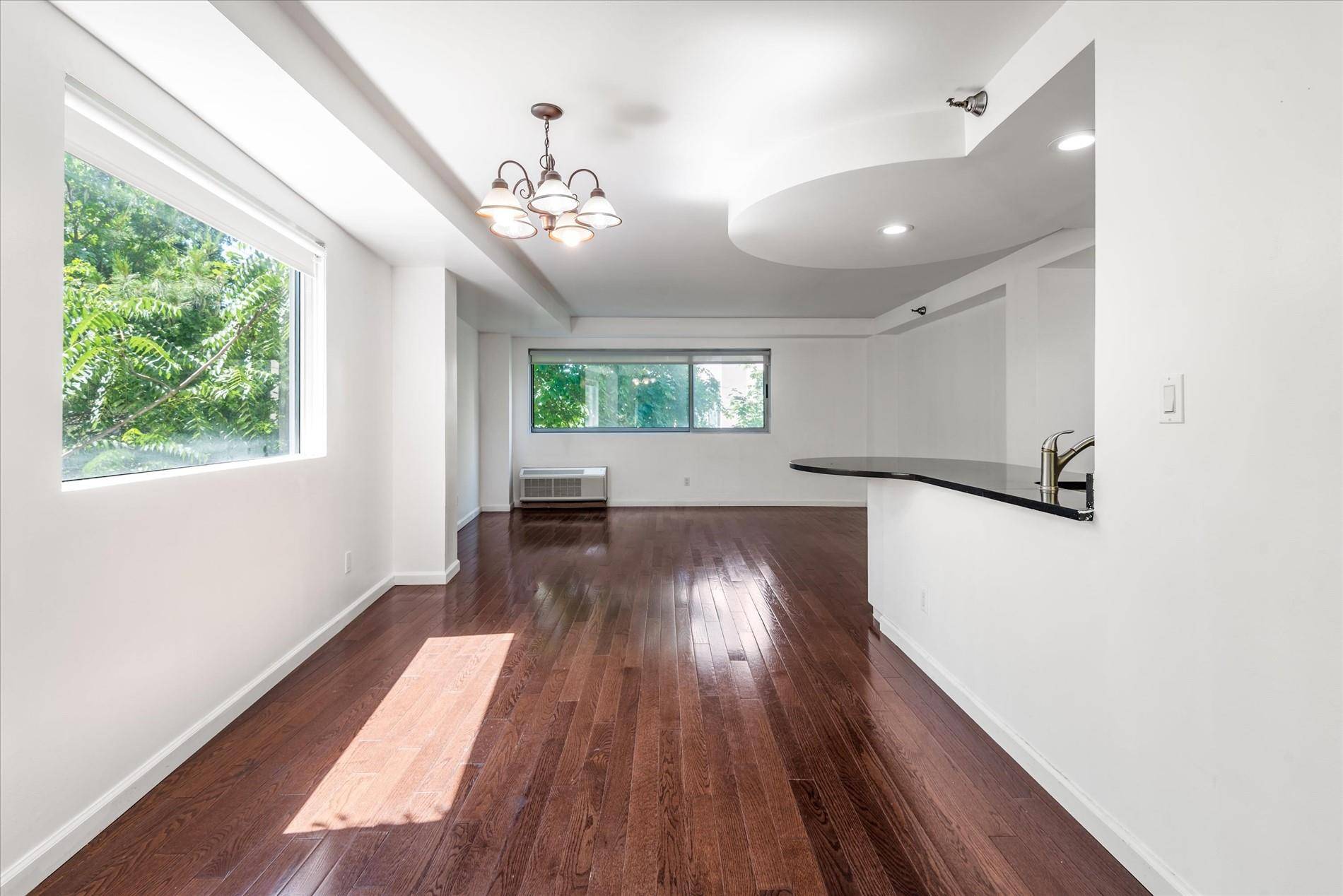 Great Neck, NY 11021,88 Cuttermill RD #322