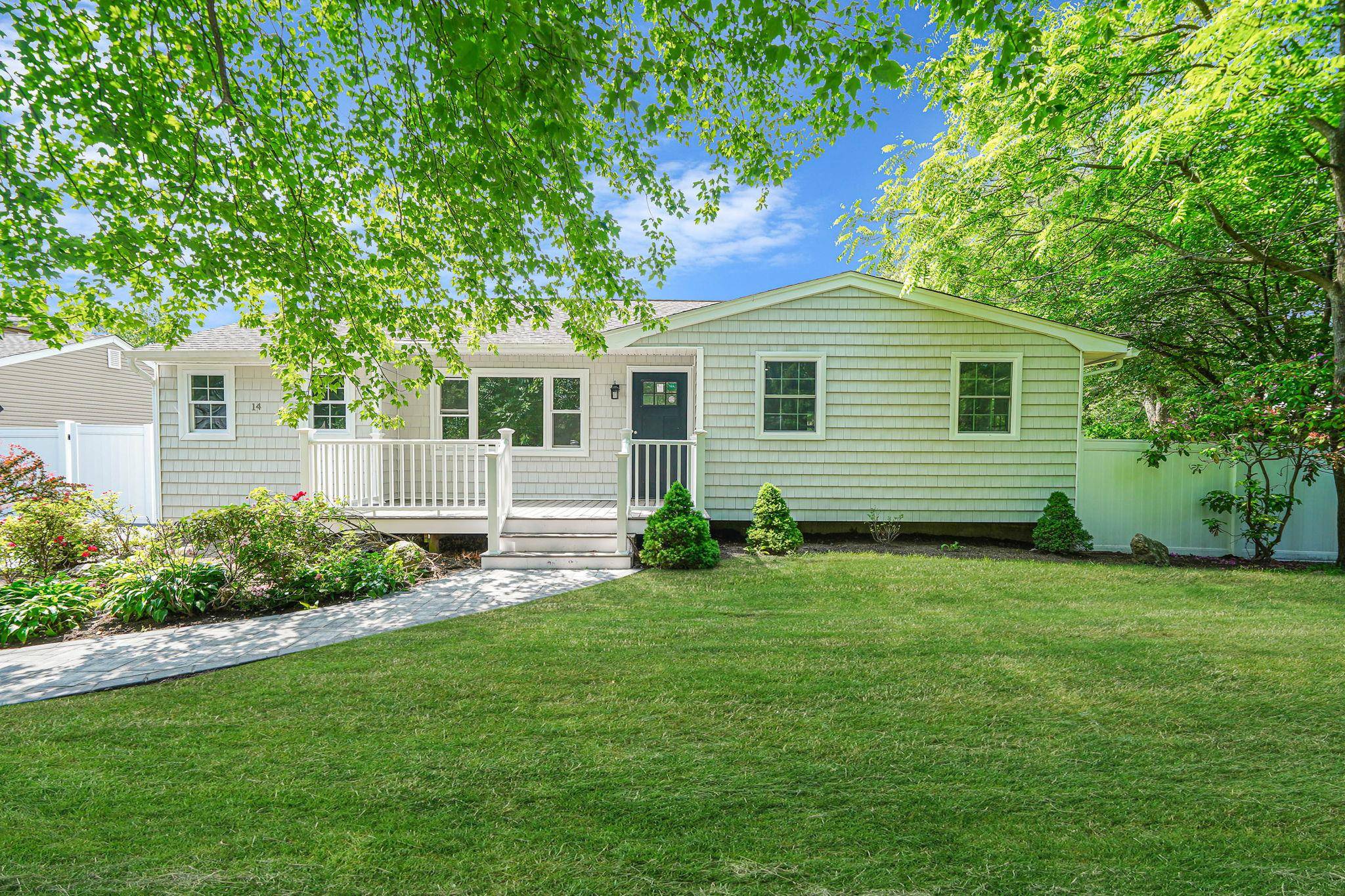Centereach, NY 11720,14 Sycamore ST