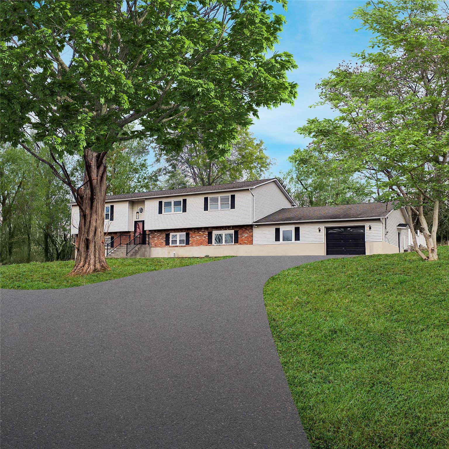 Monroe, NY 10950,312 Rye Hill RD