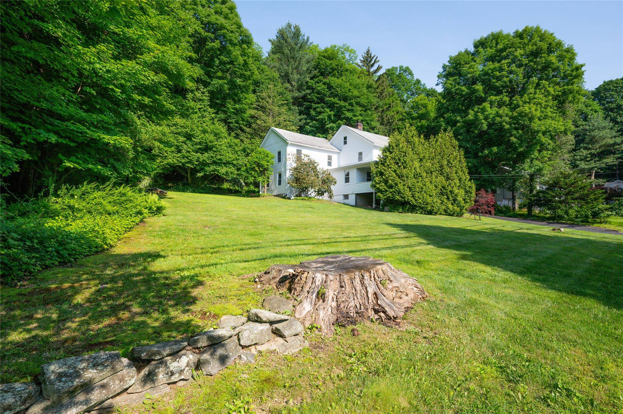 Pleasantville, NY 10570,414 Bear Ridge RD