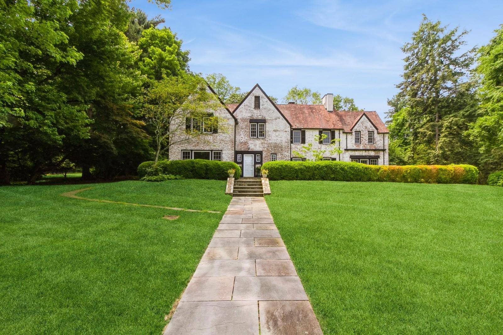 Chappaqua, NY 10514,50 Overlook DR