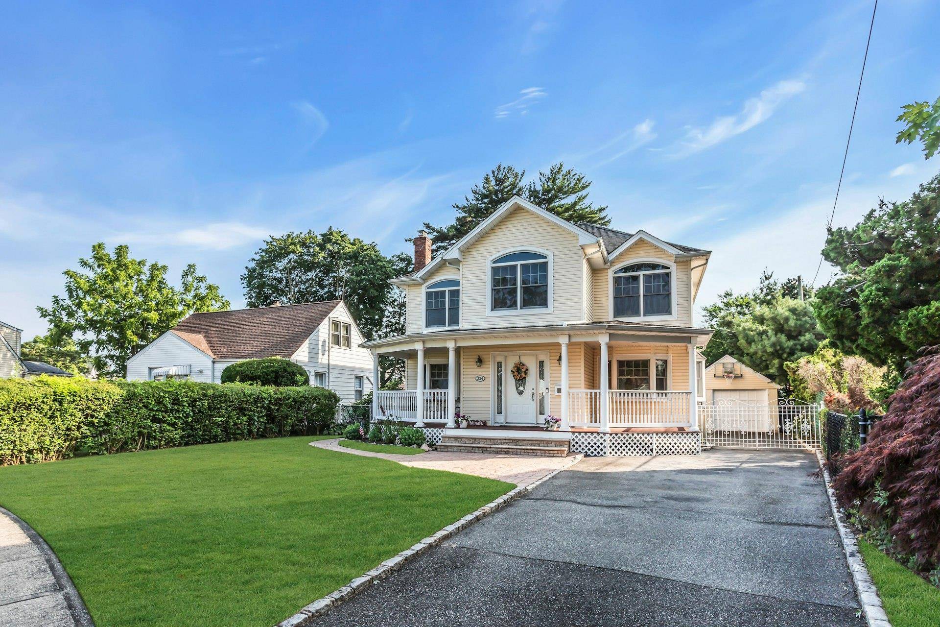 Bethpage, NY 11714,234 S Pershing AVE