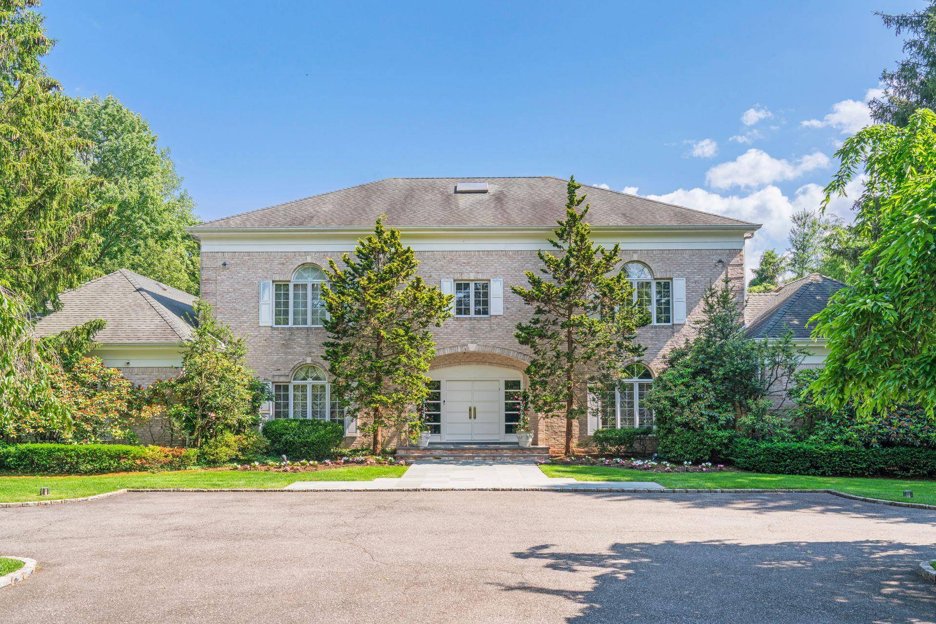 Old Brookville, NY 11545,8 High Meadow CT