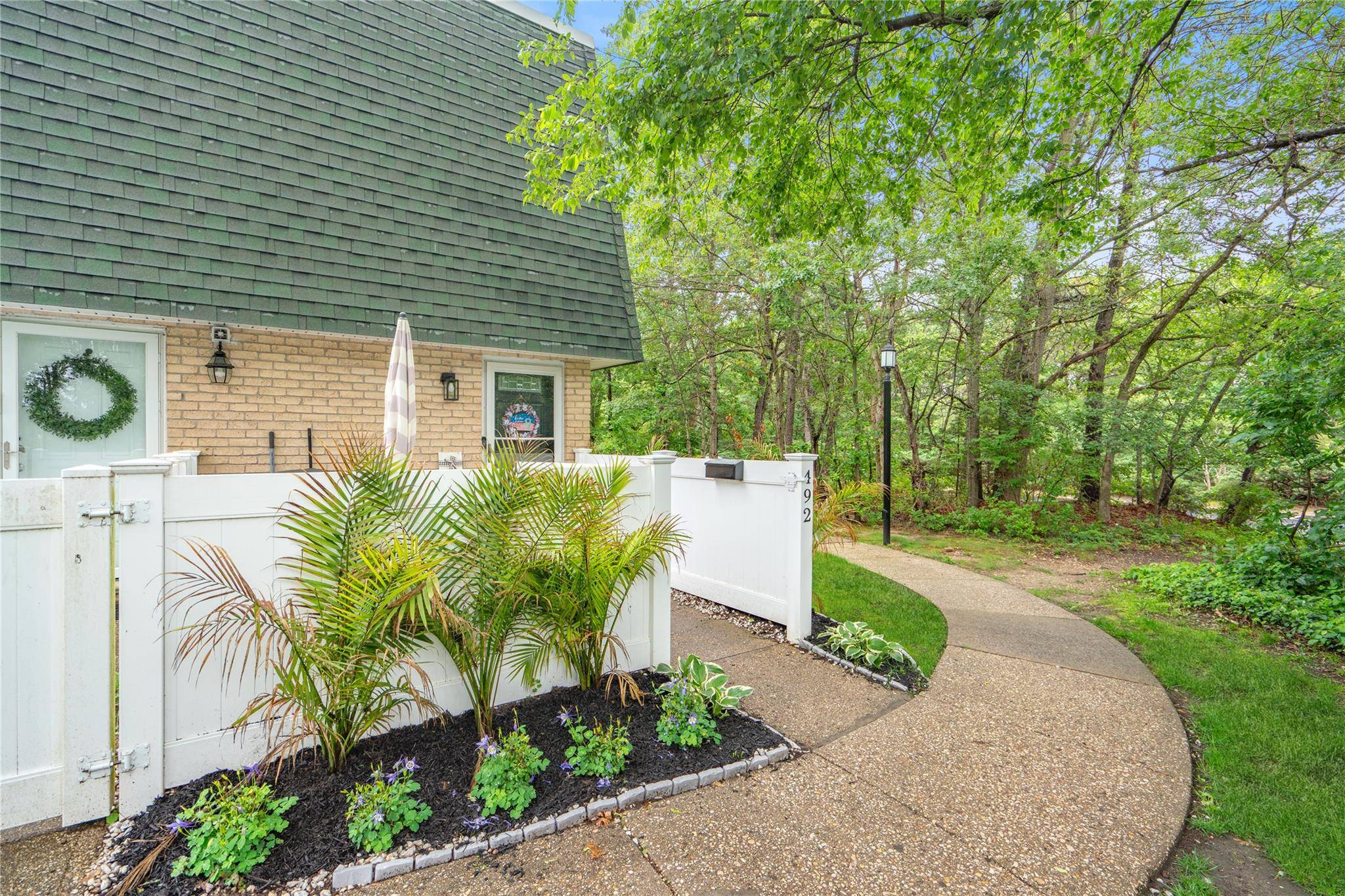 Medford, NY 11763,492 Daryl DR