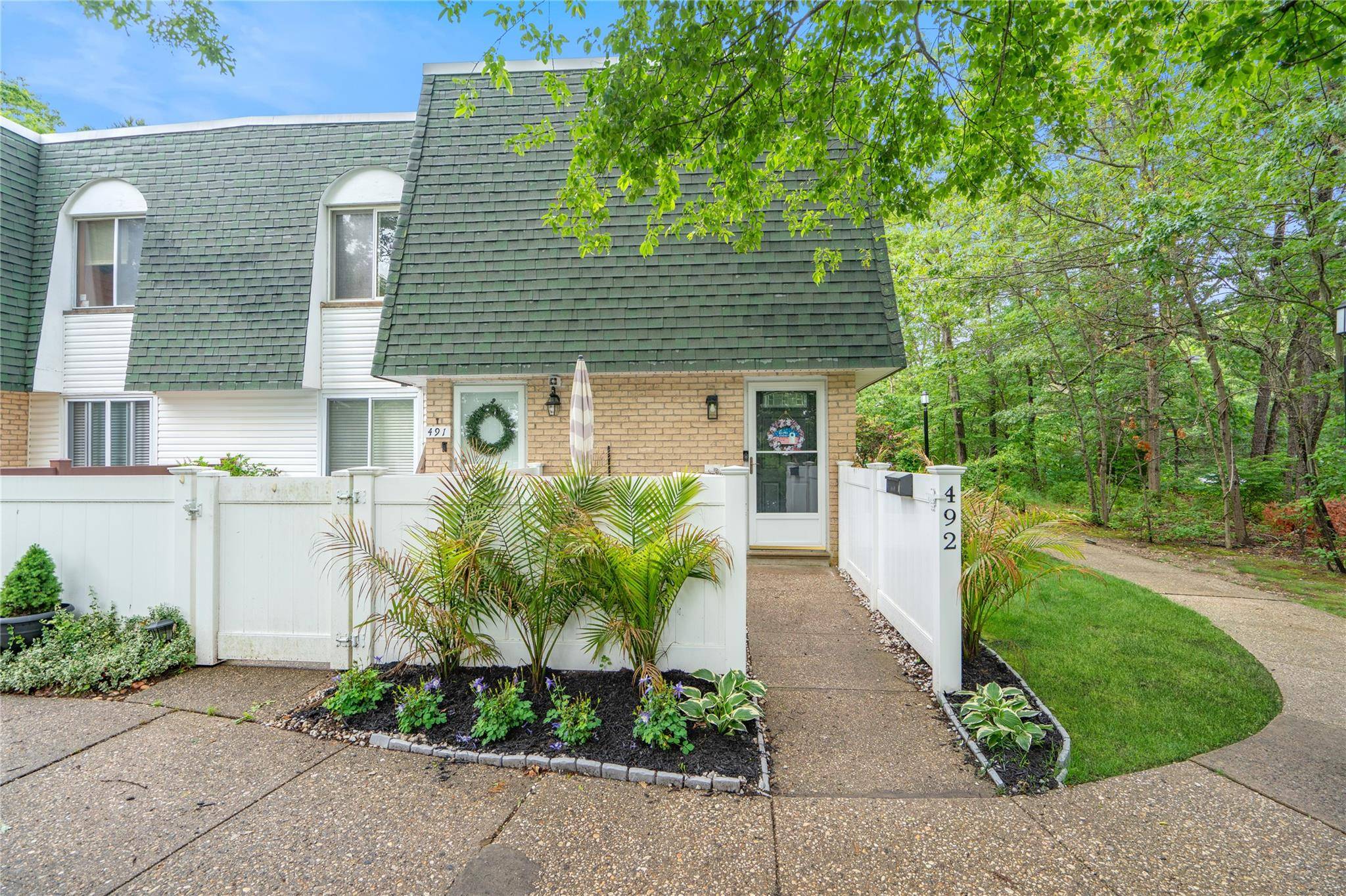 Medford, NY 11763,492 Daryl DR