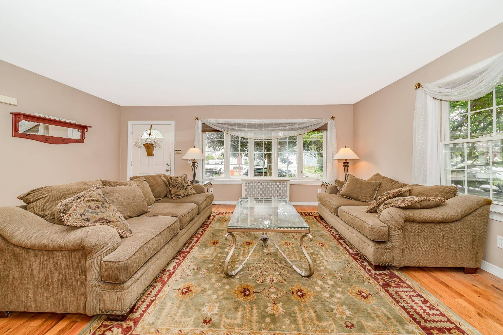 Williston Park, NY 11596,40 Syracuse ST