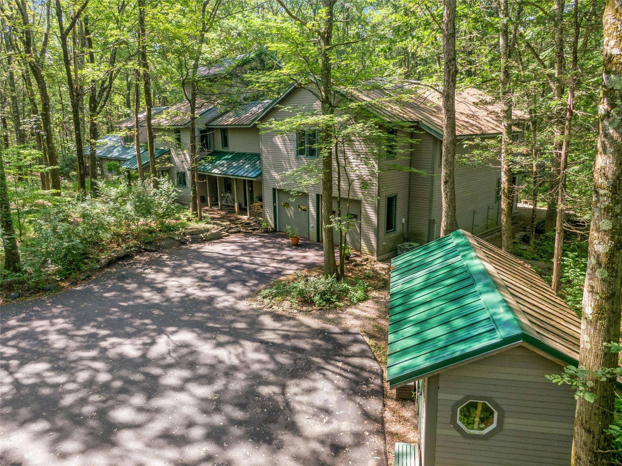 Warwick, NY 10950,15 Cox DR