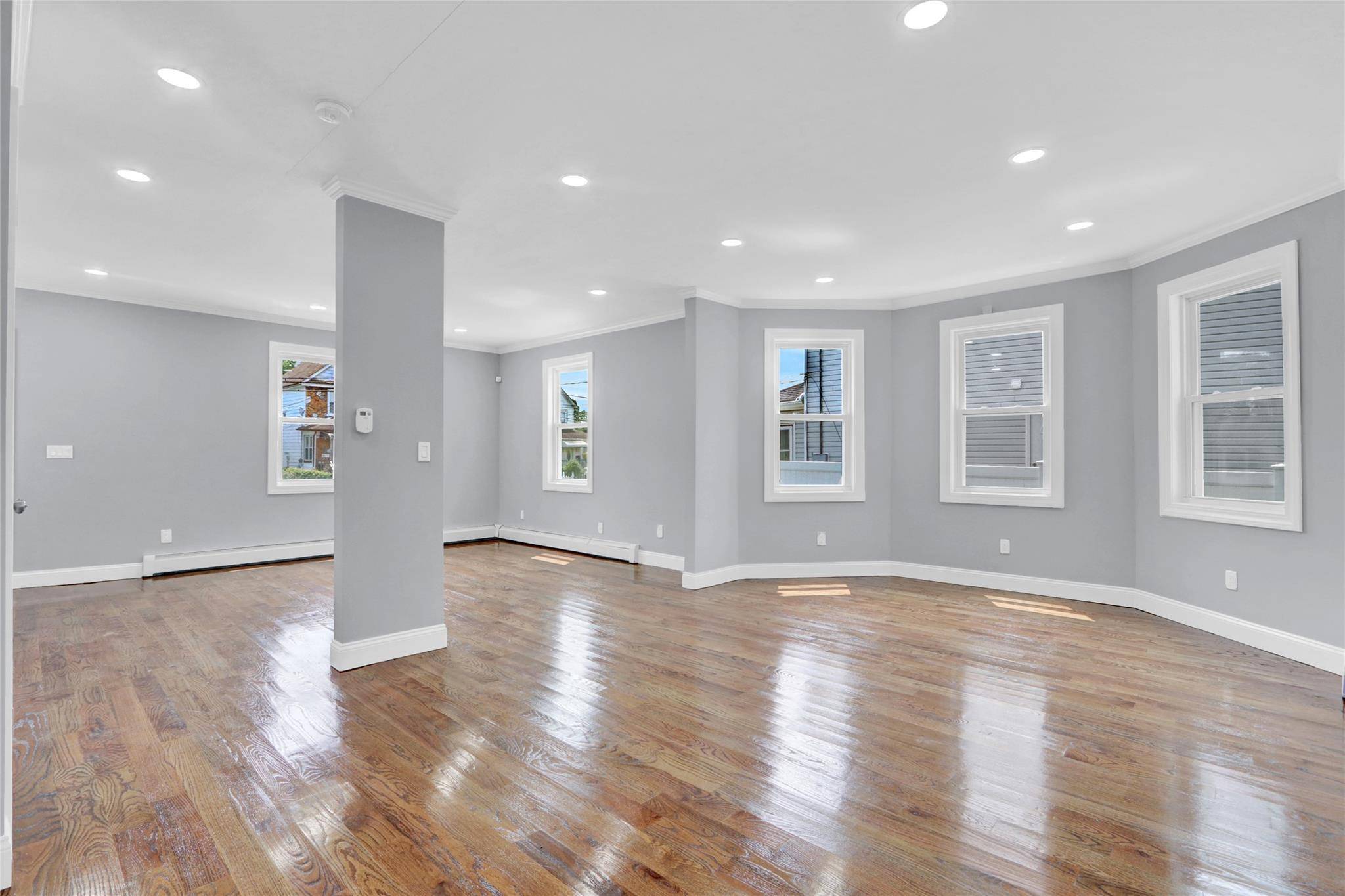 Freeport, NY 11520,73 Harris AVE