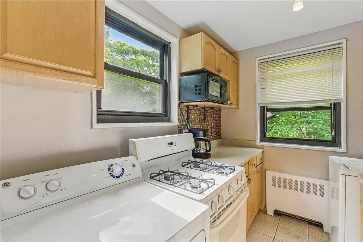 Whitestone, NY 11357,199-44 19th AVE #1-34