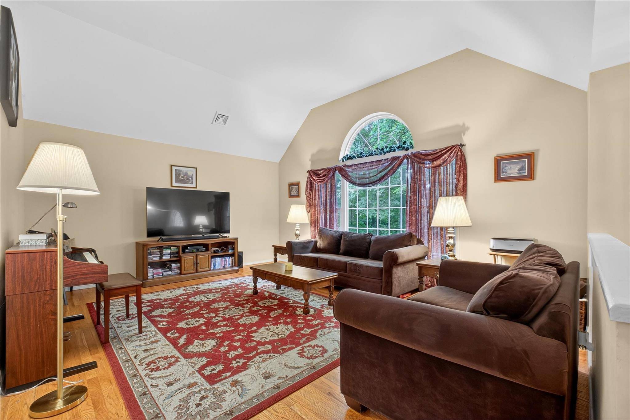 Poughkeepsie, NY 12603,114 Bushwick RD