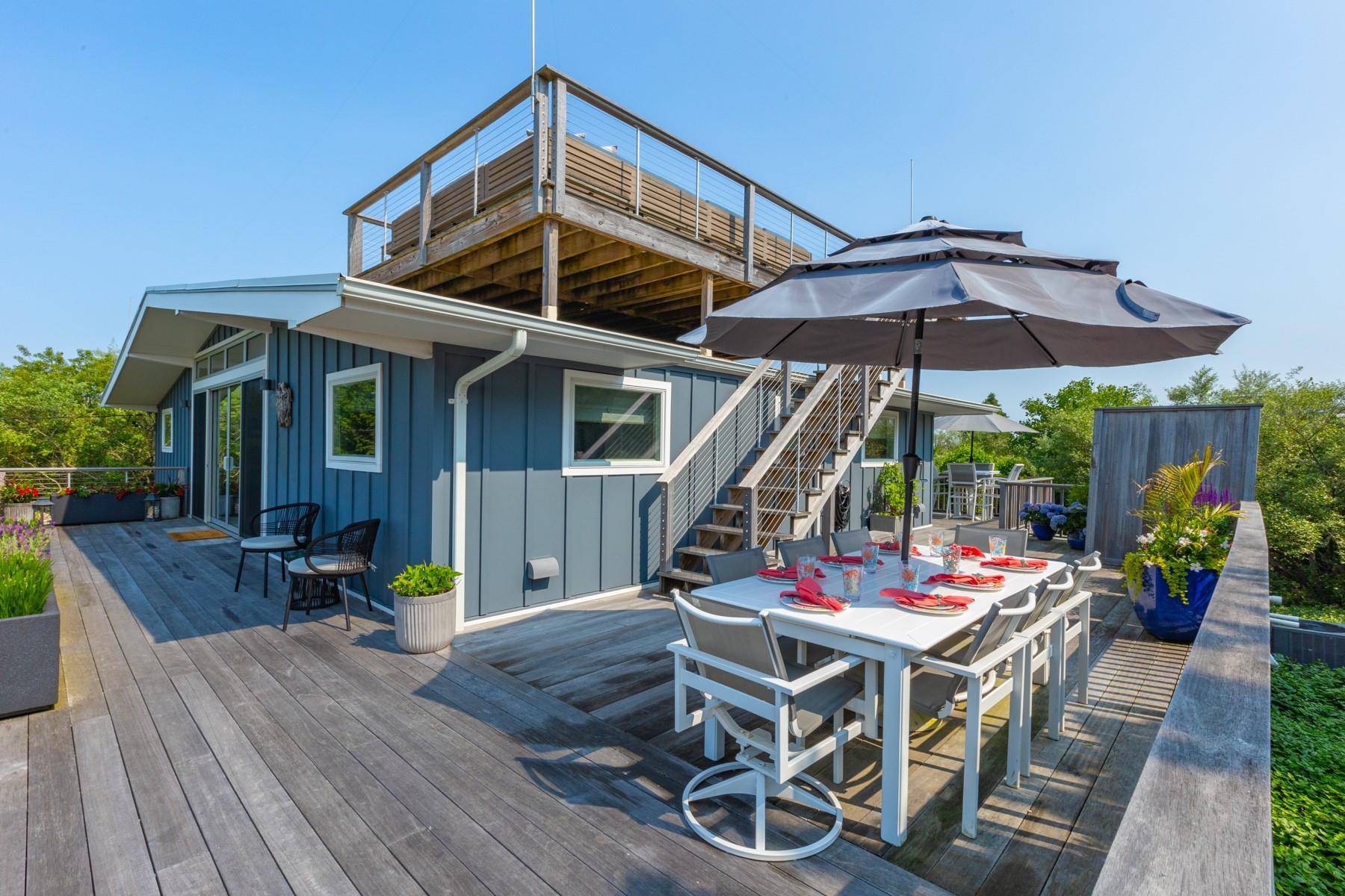 Oak Beach, NY 11702,66 Hawser DR
