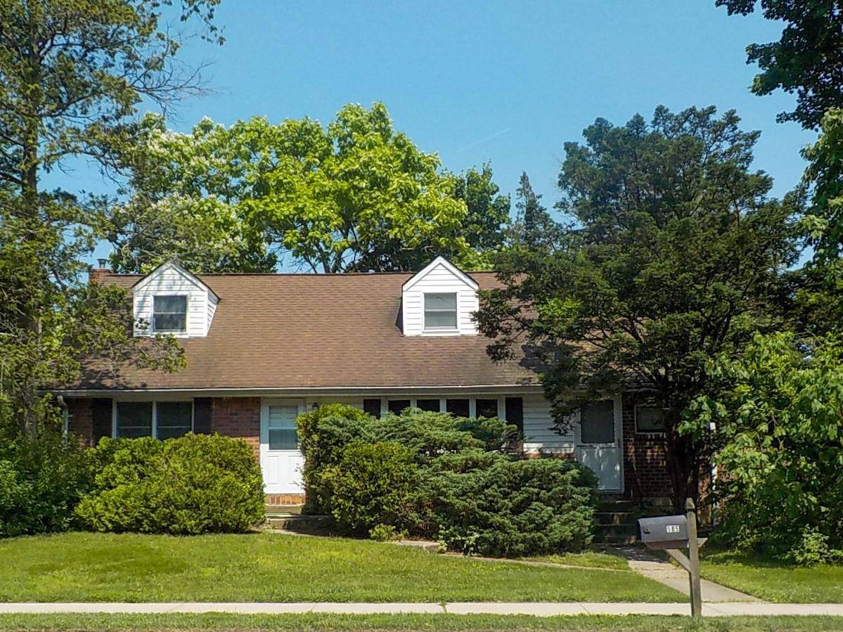 East Northport, NY 11731,585 Elwood RD