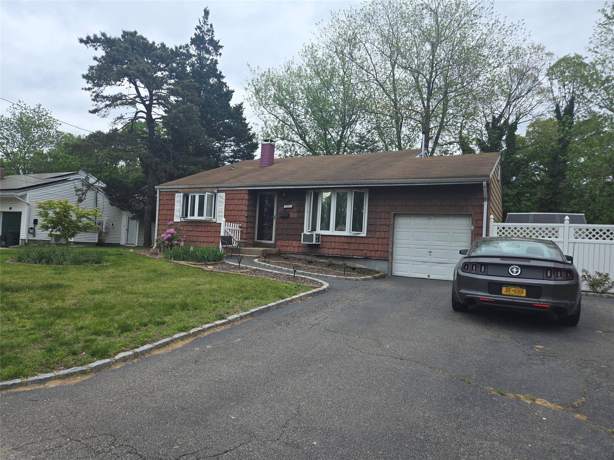 Medford, NY 11763,2905 Heather AVE