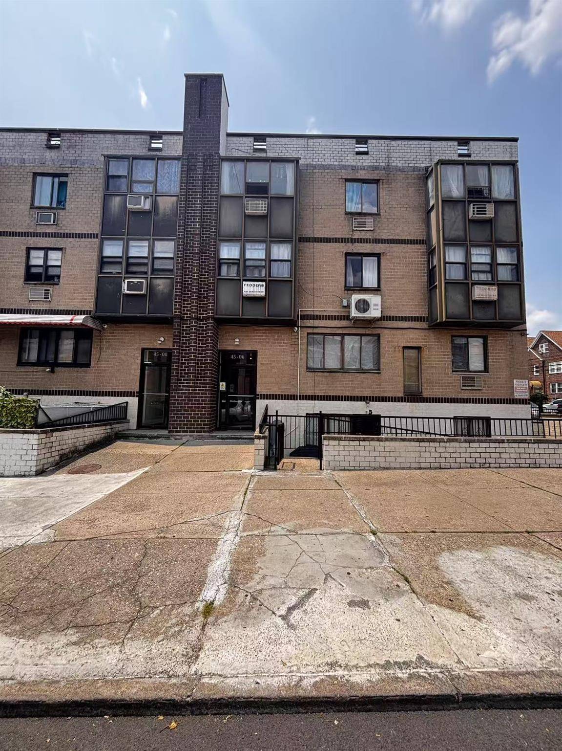 Elmhurst, NY 11373,45-06 80th ST #3C