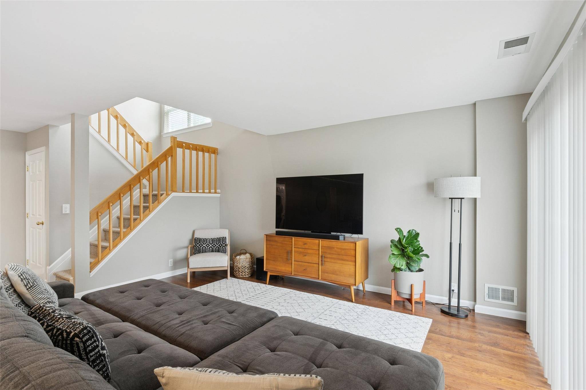 Smithtown, NY 11787,278 Pond View LN