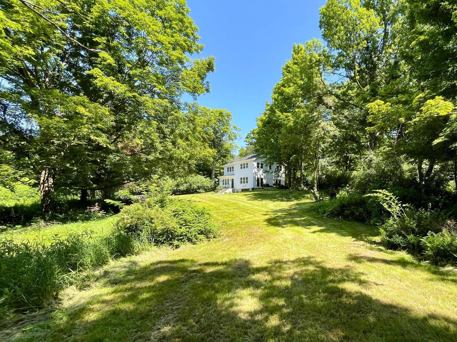 Red Hook, NY 12571,44 Mitchell LN