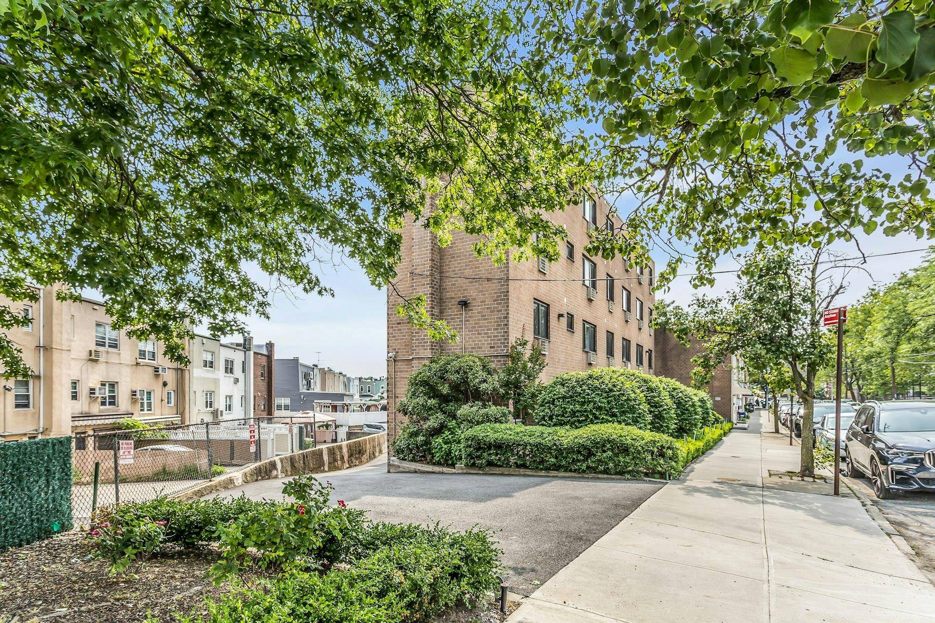 Maspeth, NY 11378,62-36 59th DR #101