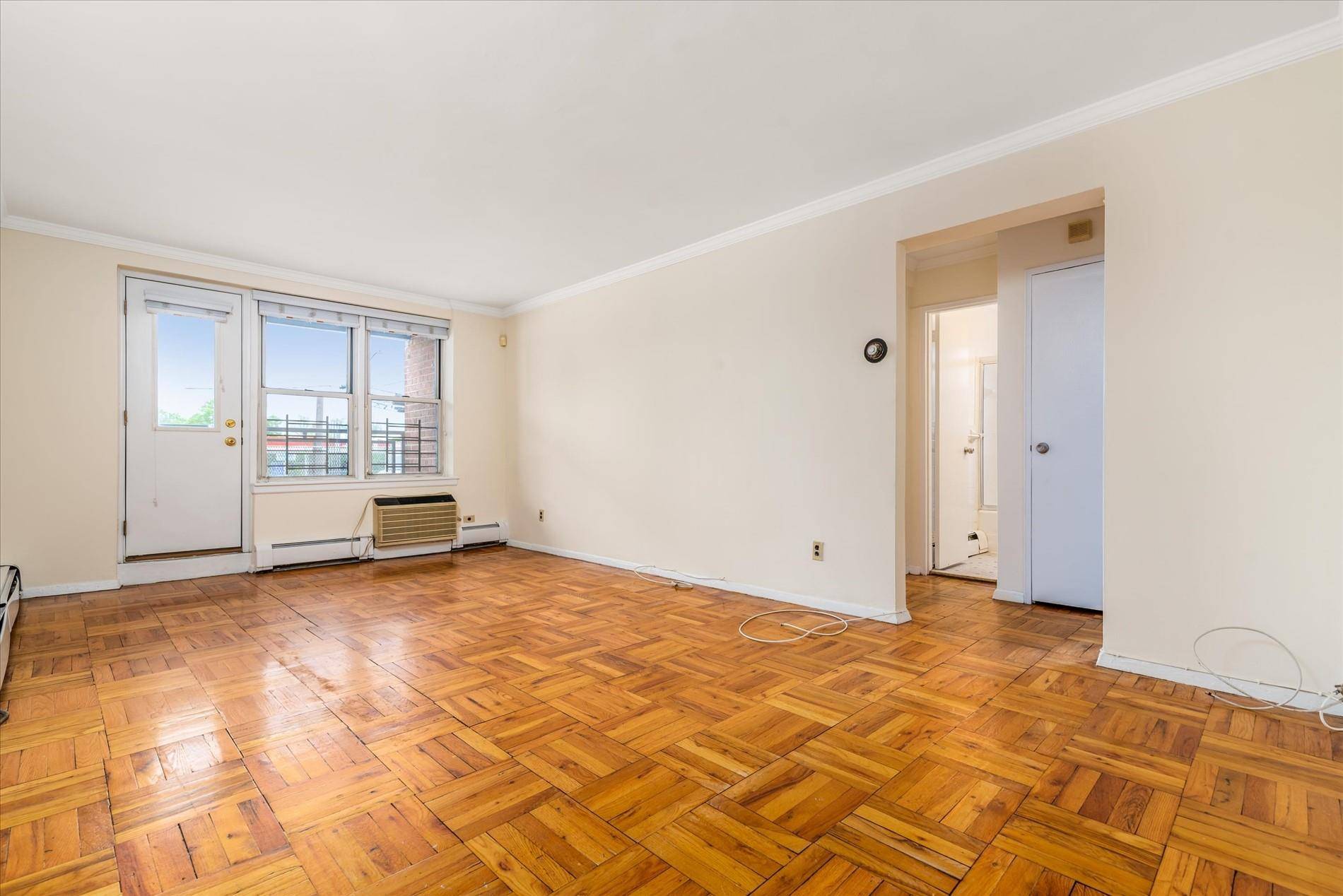 Whitestone, NY 11357,151-05 Cross Island Pkwy #1D