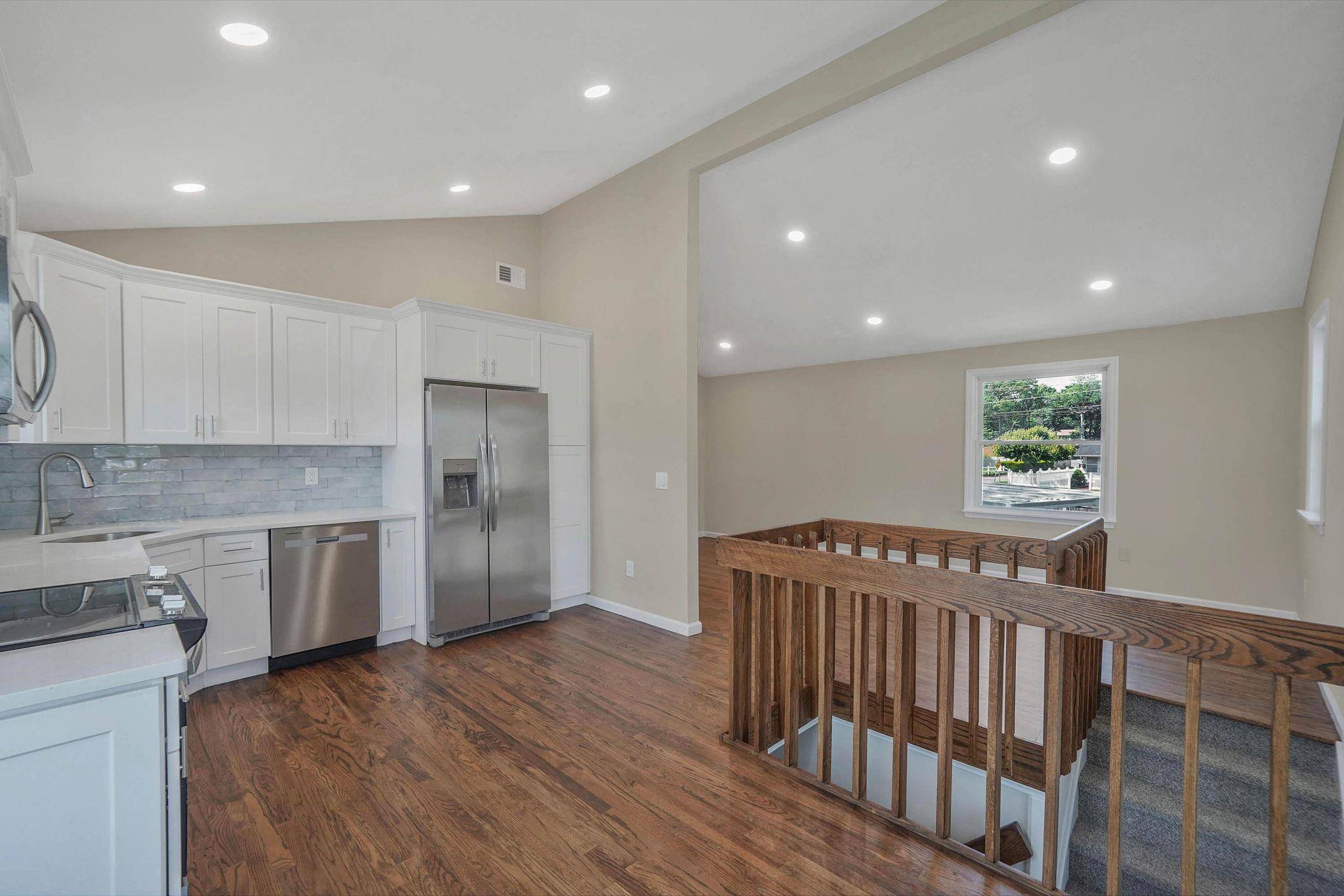 Lake Ronkonkoma, NY 11779,12 Bay AVE