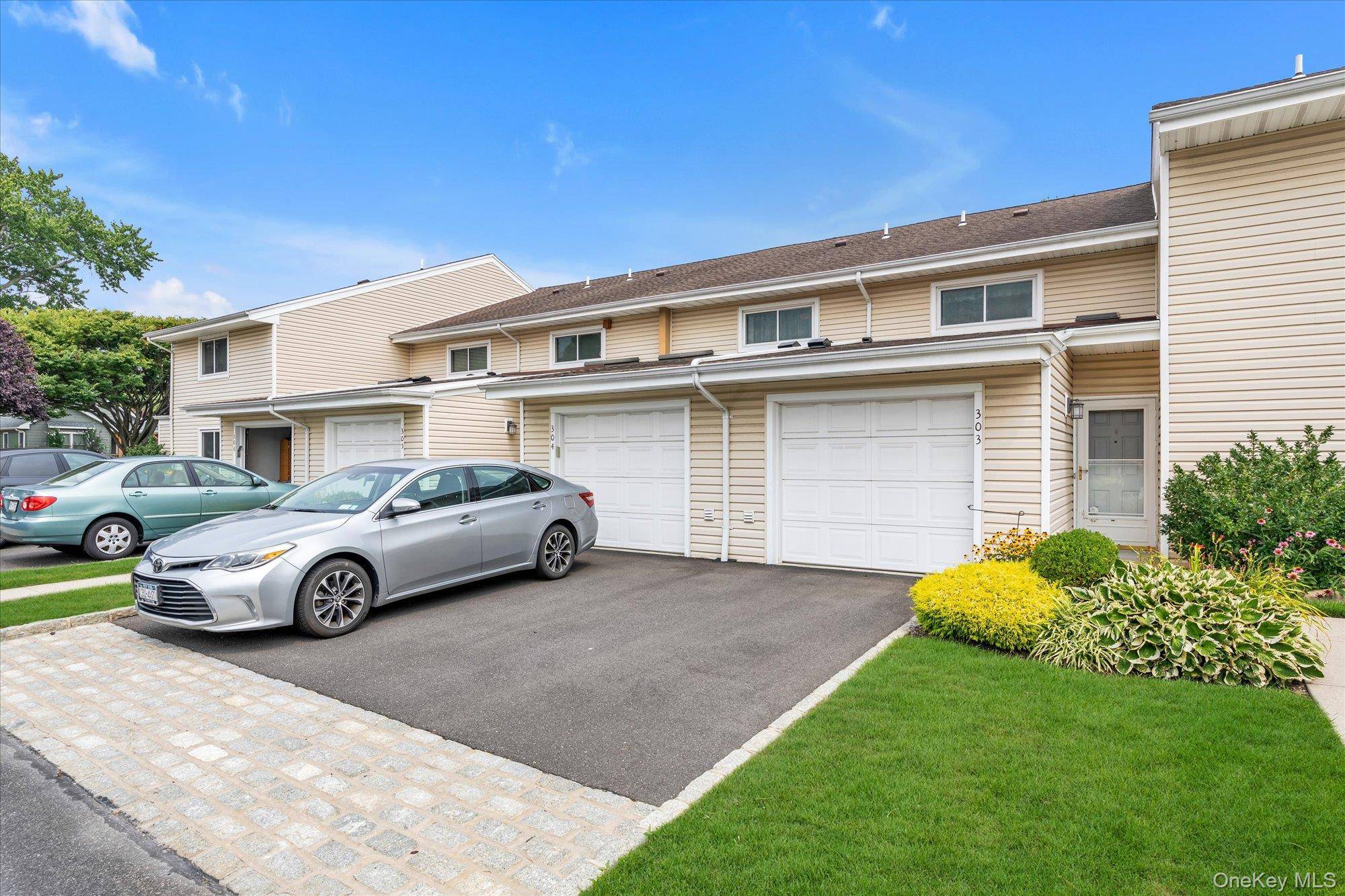 Baldwin, NY 11510,2355 Pershing BLVD ##303