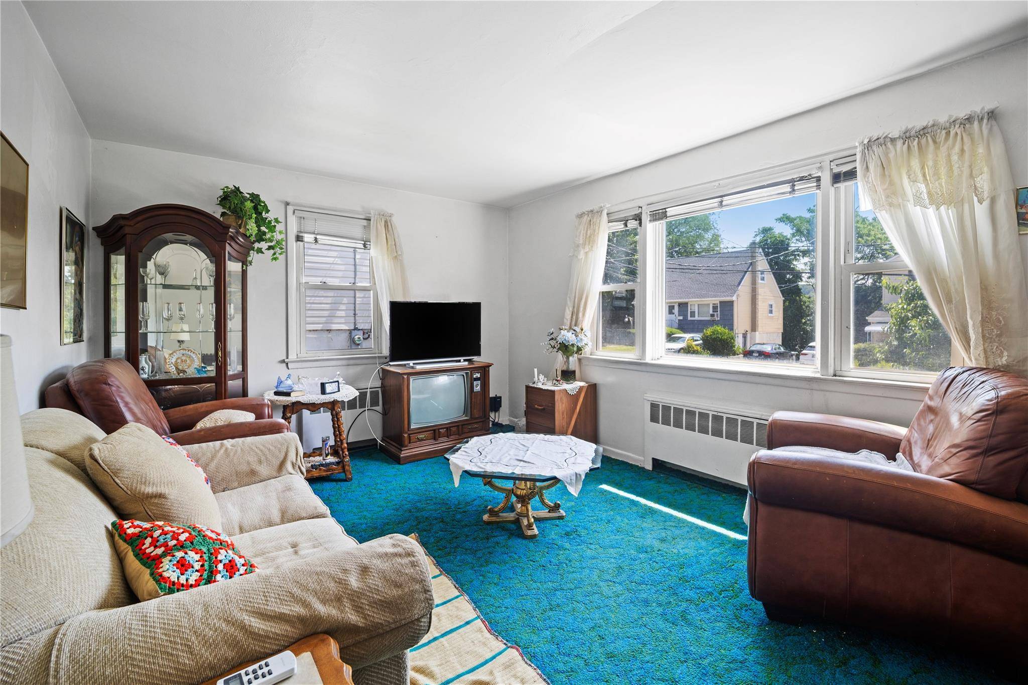Yonkers, NY 10703,237 Woodland AVE