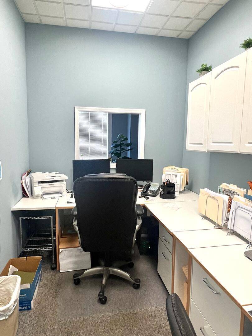 East Islip, NY 11730,84 W Main ST