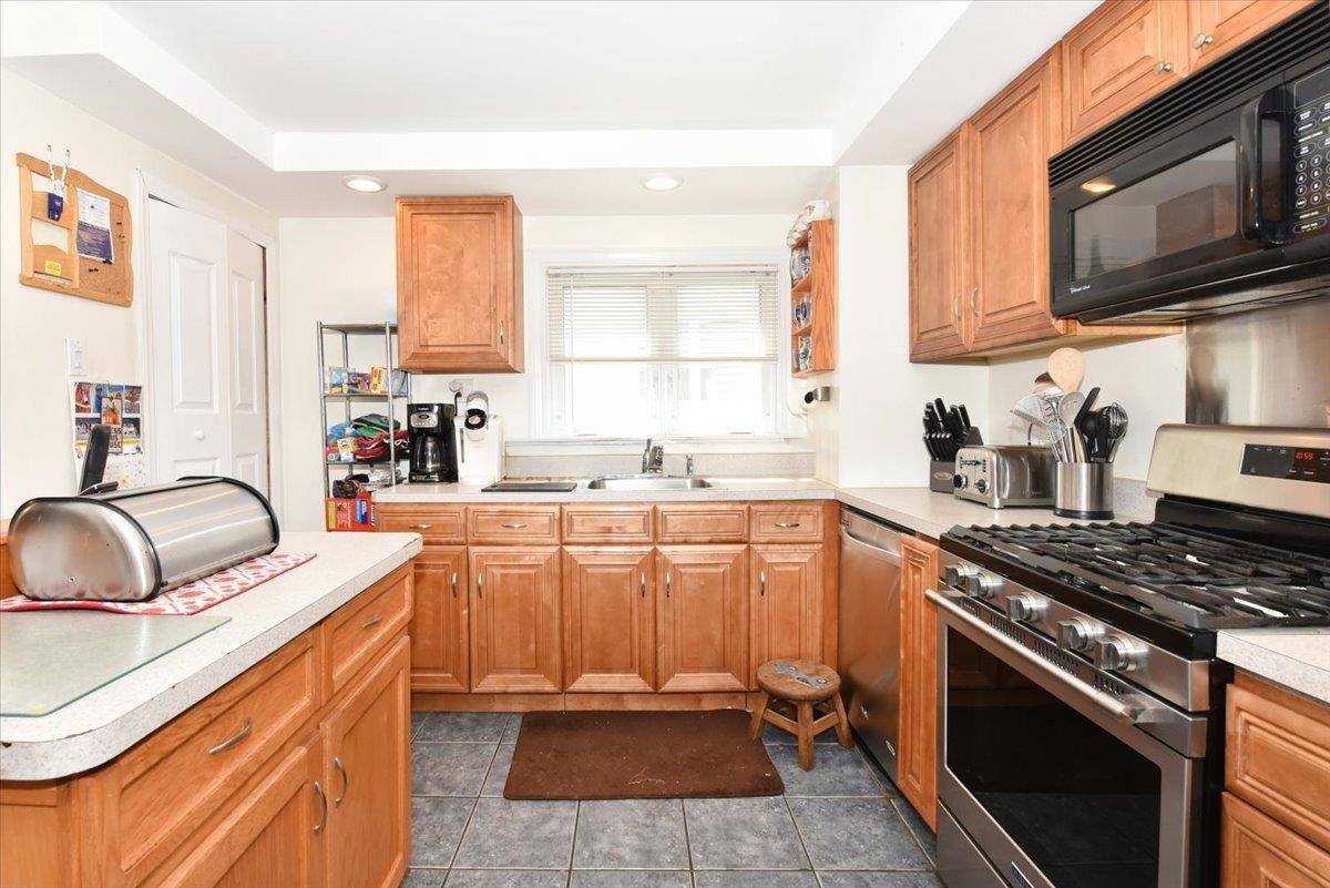 Oceanside, NY 11572,218 Mott ST