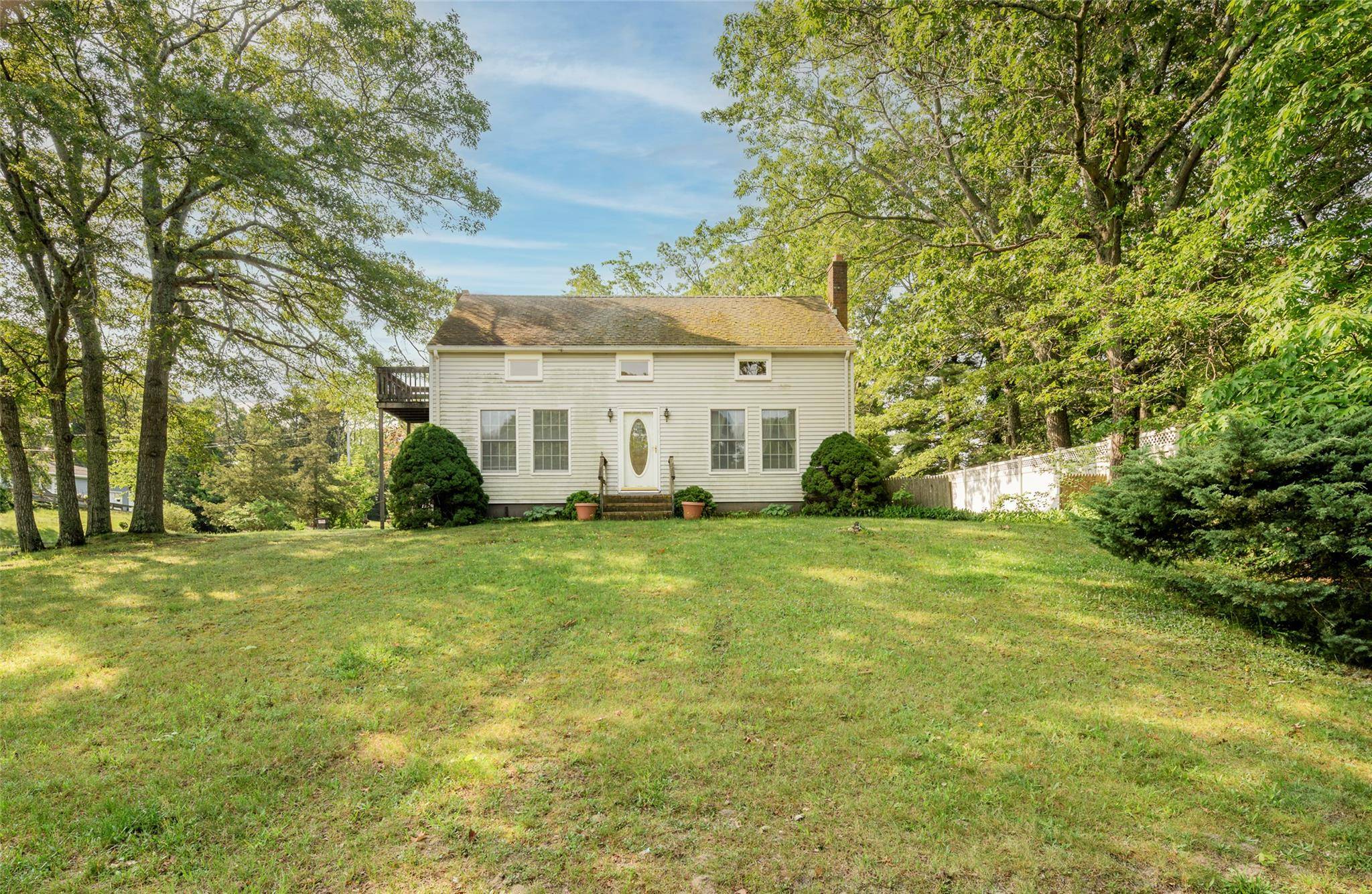 Hampton Bays, NY 11946,15 Holzman DR