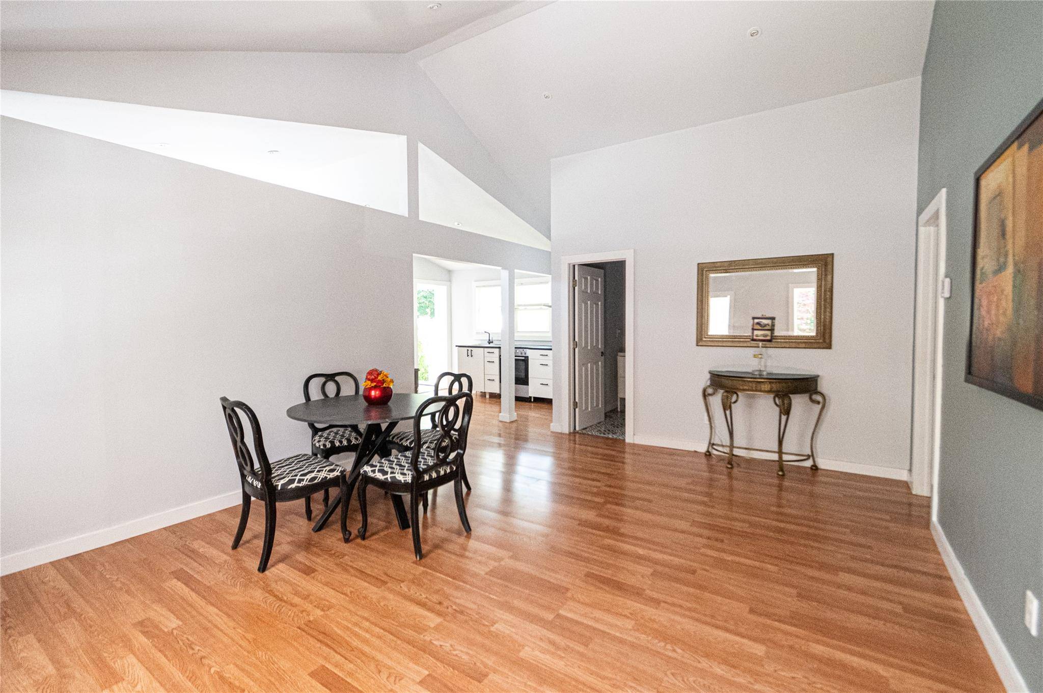 Center Moriches, NY 11934,27 Cynthia LN