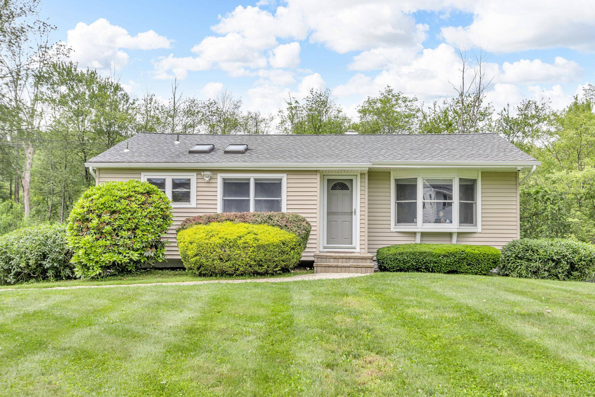 Yorktown Heights, NY 10598,3481 Curry ST