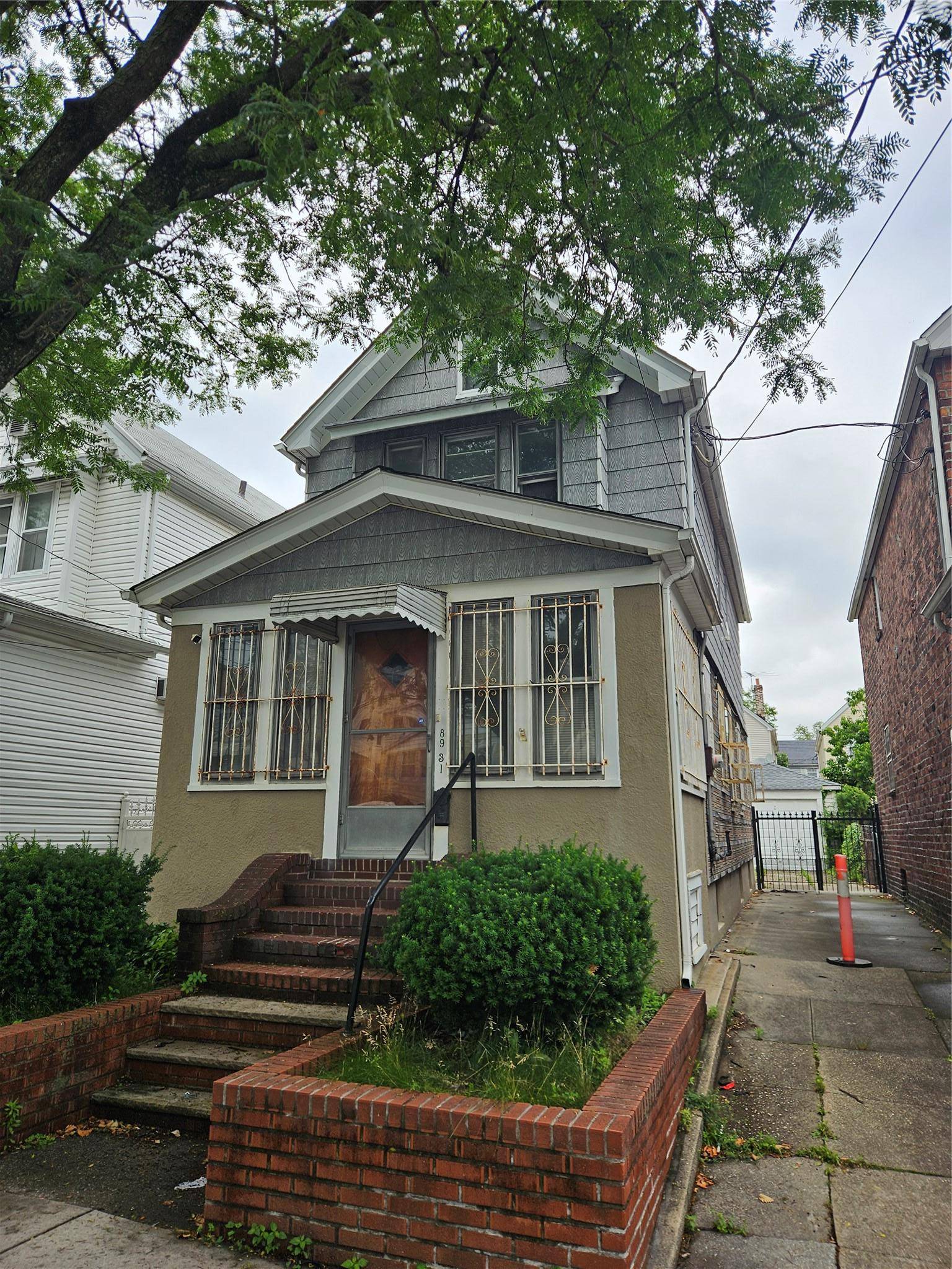 Hollis, NY 11423,8931 184th ST