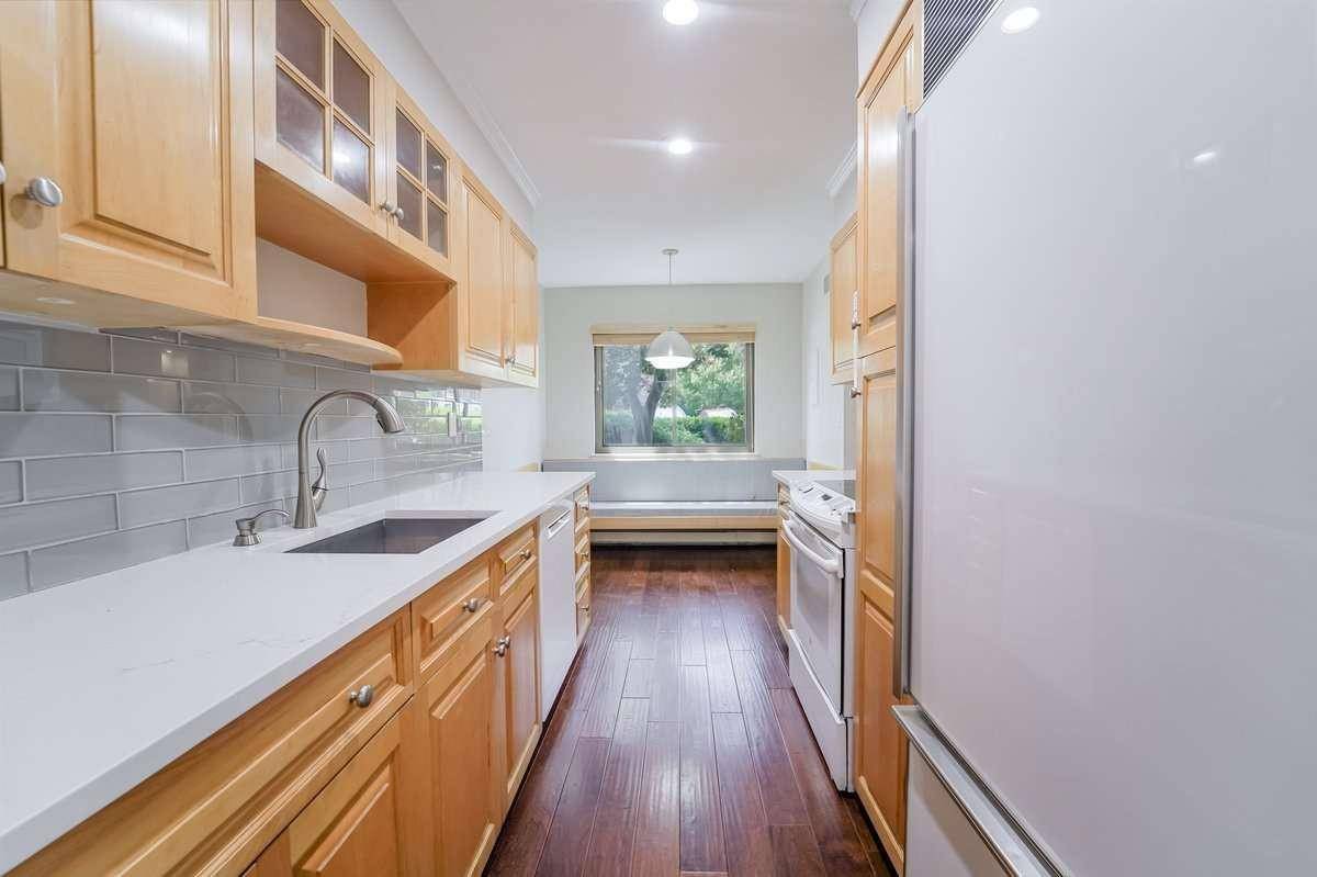 Rye Brook, NY 10573,13 Bayberry LN