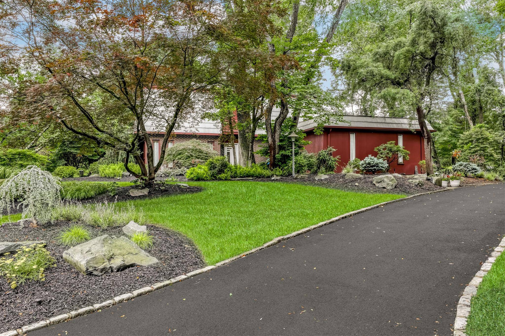 Suffern, NY 10901,4 Catherine CT