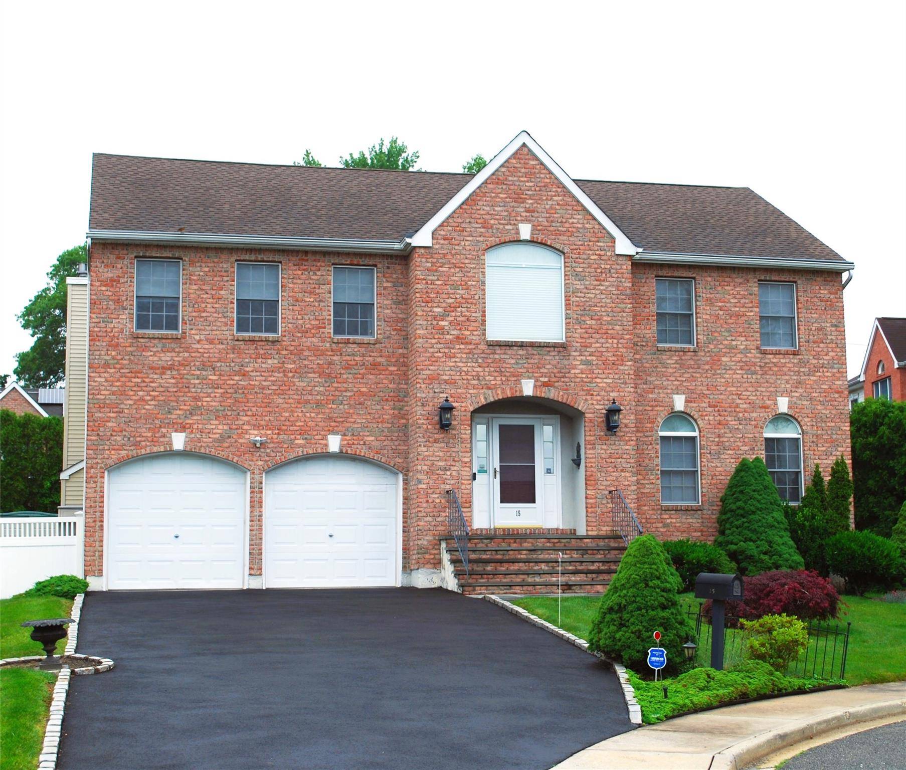 Plainview, NY 11803,15 Howard CT