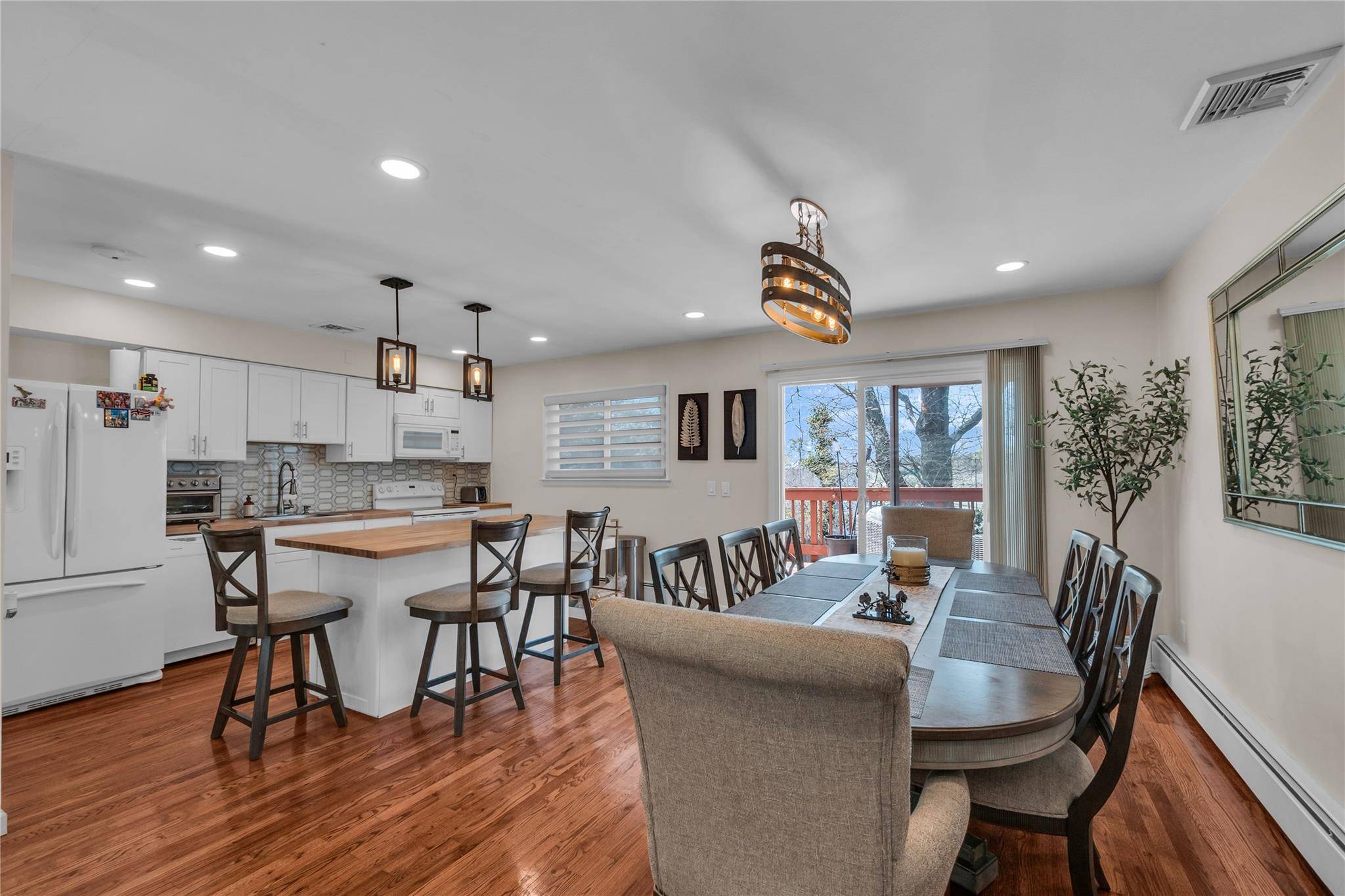 Sayville, NY 11782,756 Bohemia Pkwy