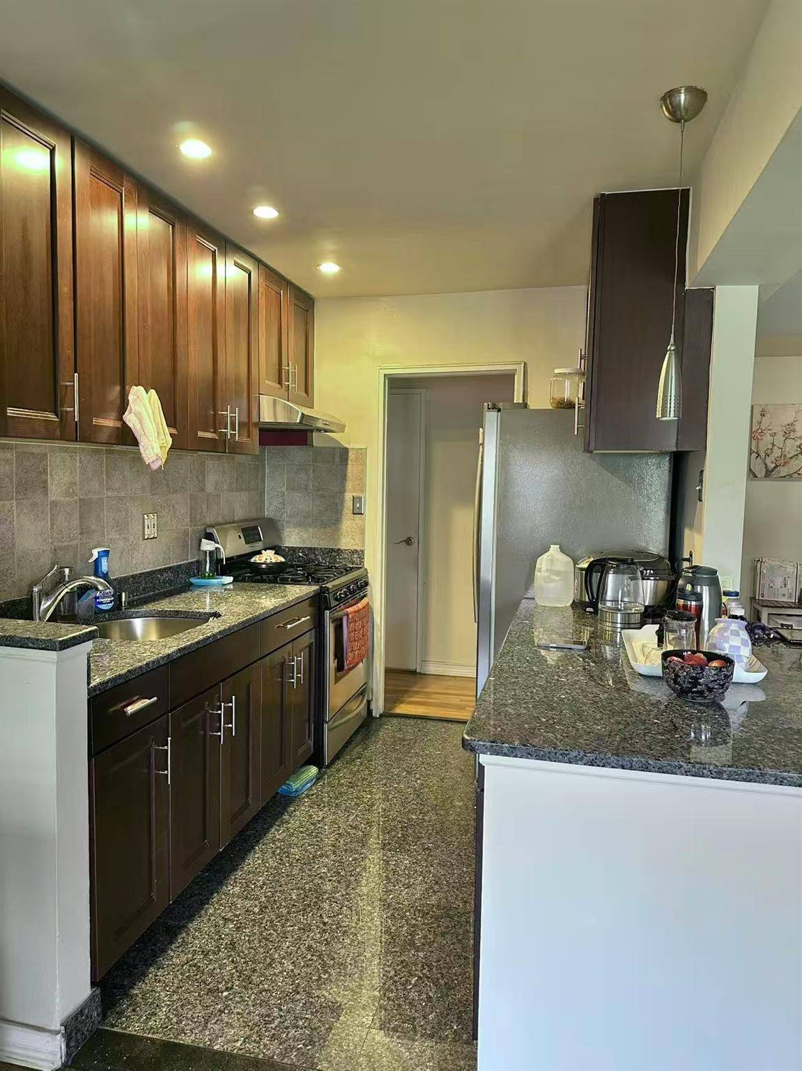 Flushing, NY 11355,134-54 Maple AVE #3V